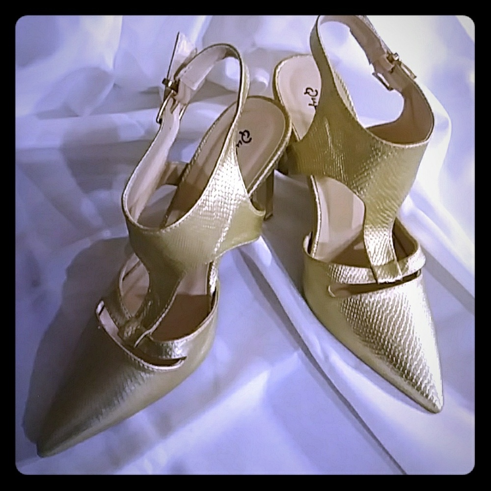 Qupid gold heels